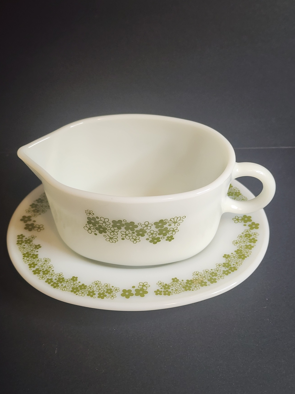 Pyrex Vintage Gravy Boat and Saucer  Green Spring Blossom (Crazy Daisy). - Picture 2 of 11